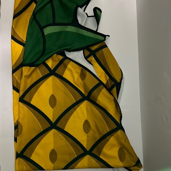 BigMouth Inc Pineapple Towel - Picture 1 of 9